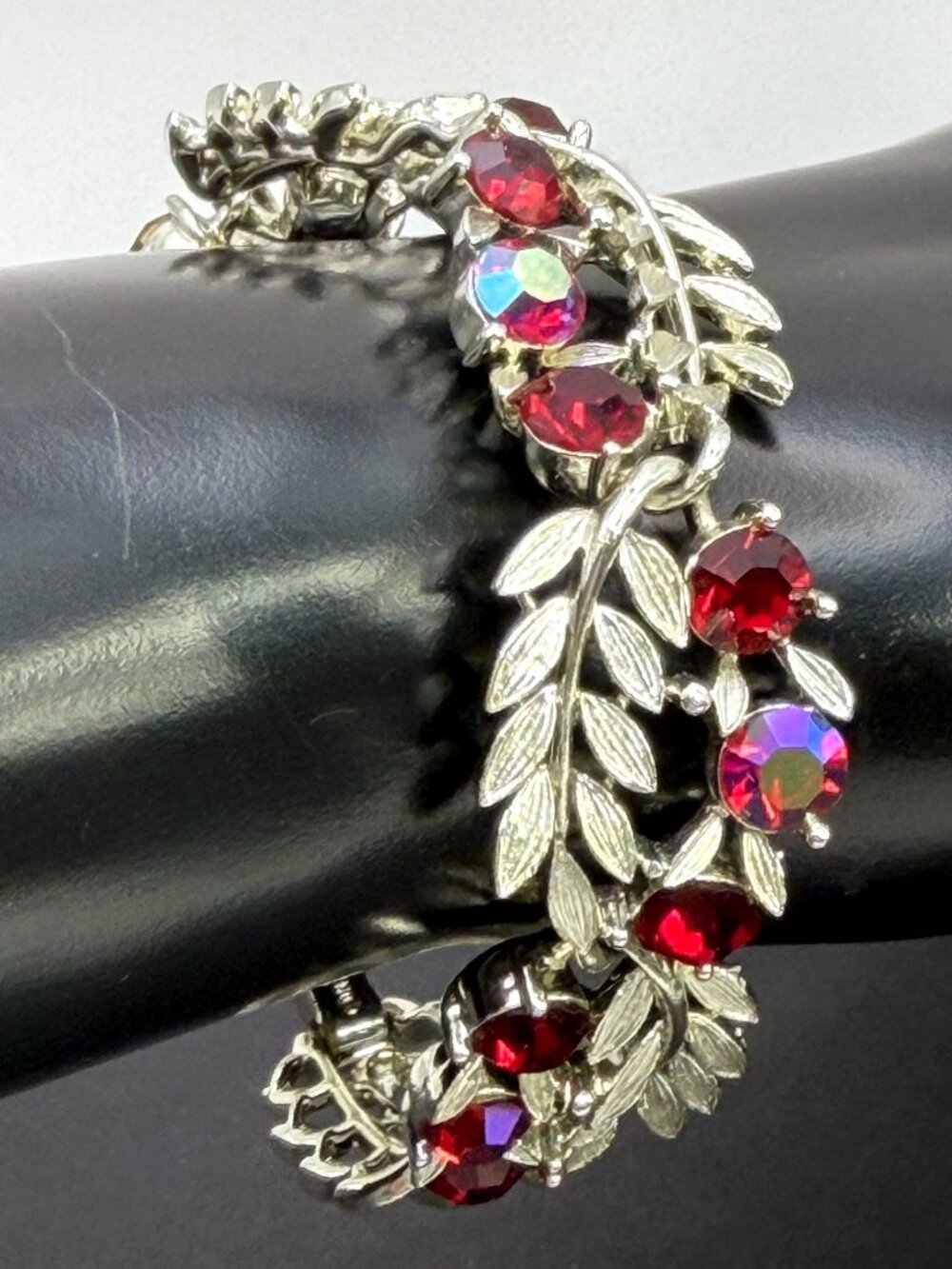 Vintage Lisner Articulated Leaf Bracelet Red AB Rhinestone Silver Tone 7in